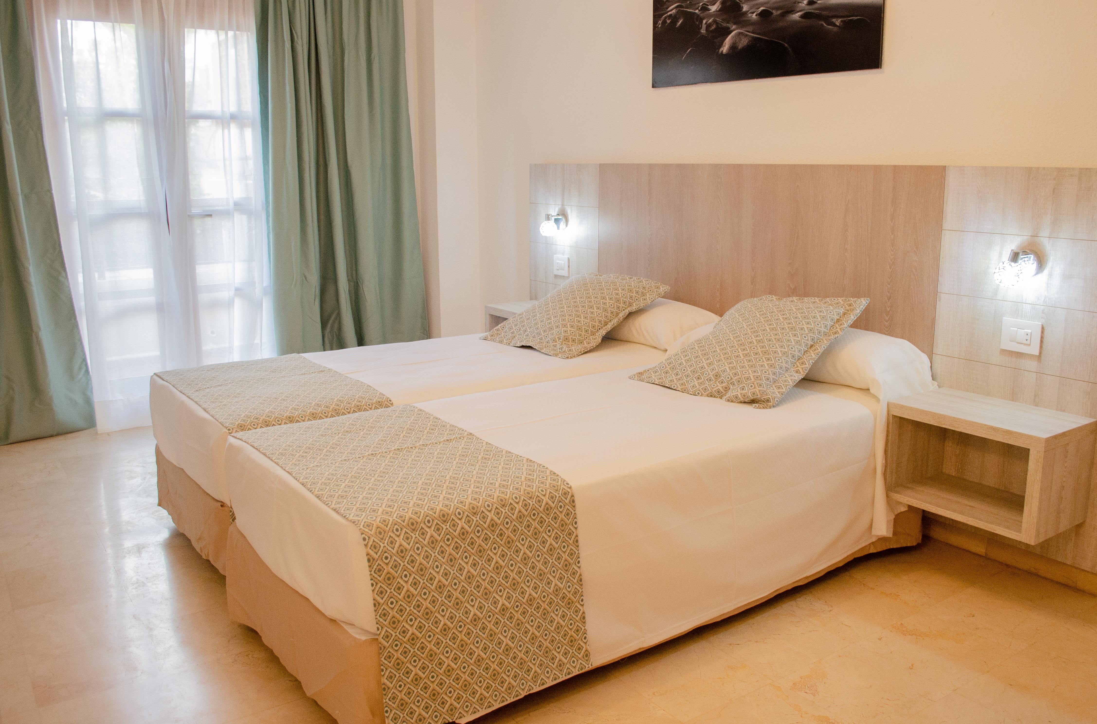 לוס כריסטיאנוס Klayman Olivina Aparthotel מראה חיצוני תמונה